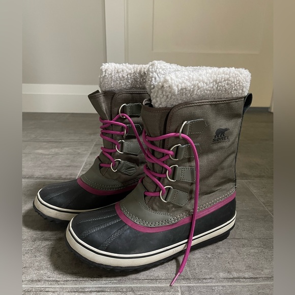 Sorel Winter Boots - Picture 1 of 4